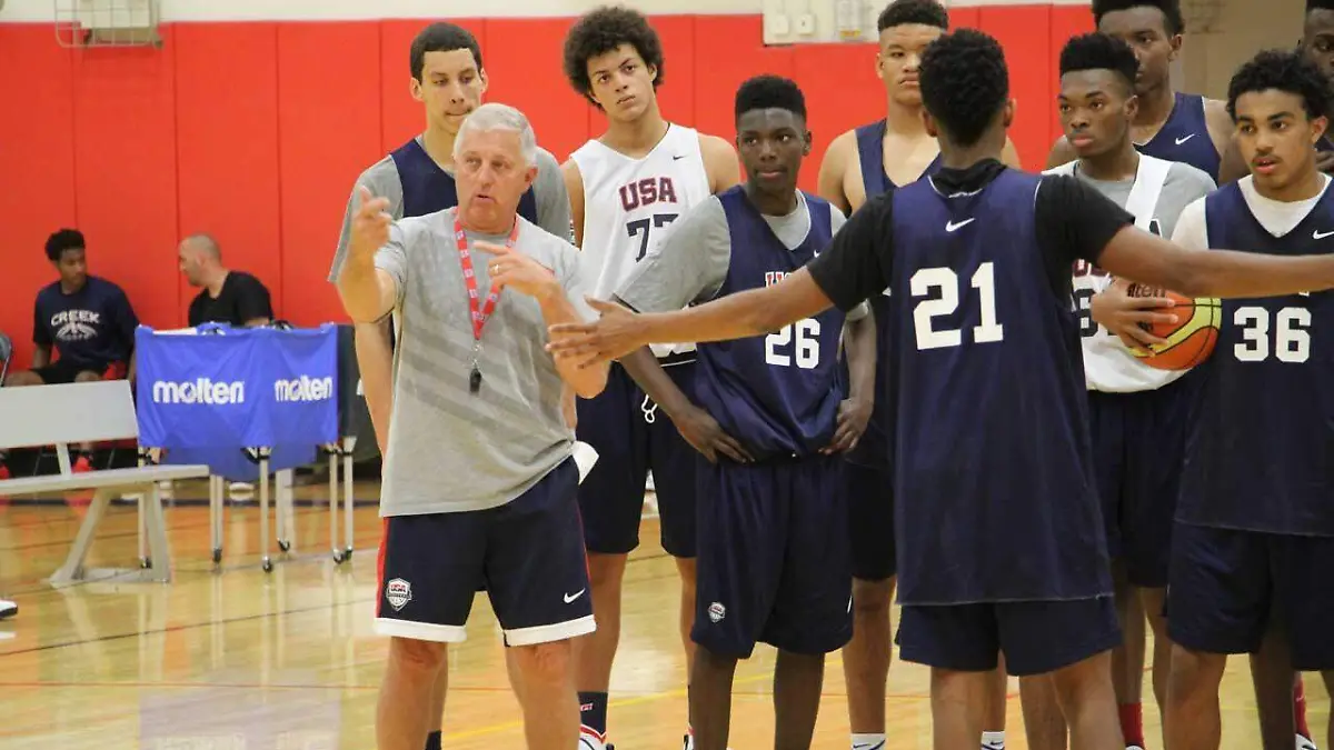 El entrenador de baloncesto Don Showalter         (Cortesía Codeson)